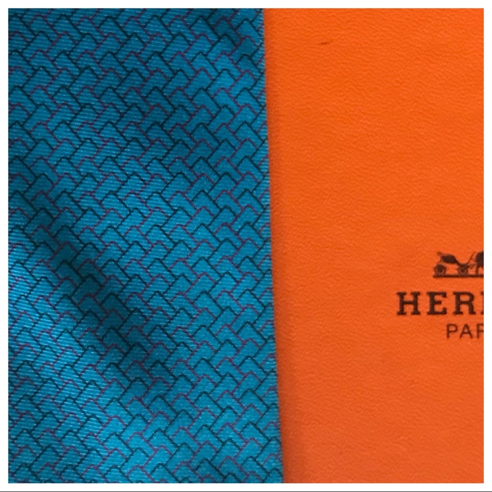 SOLD ON AKZNYC - Picture 3 of 8